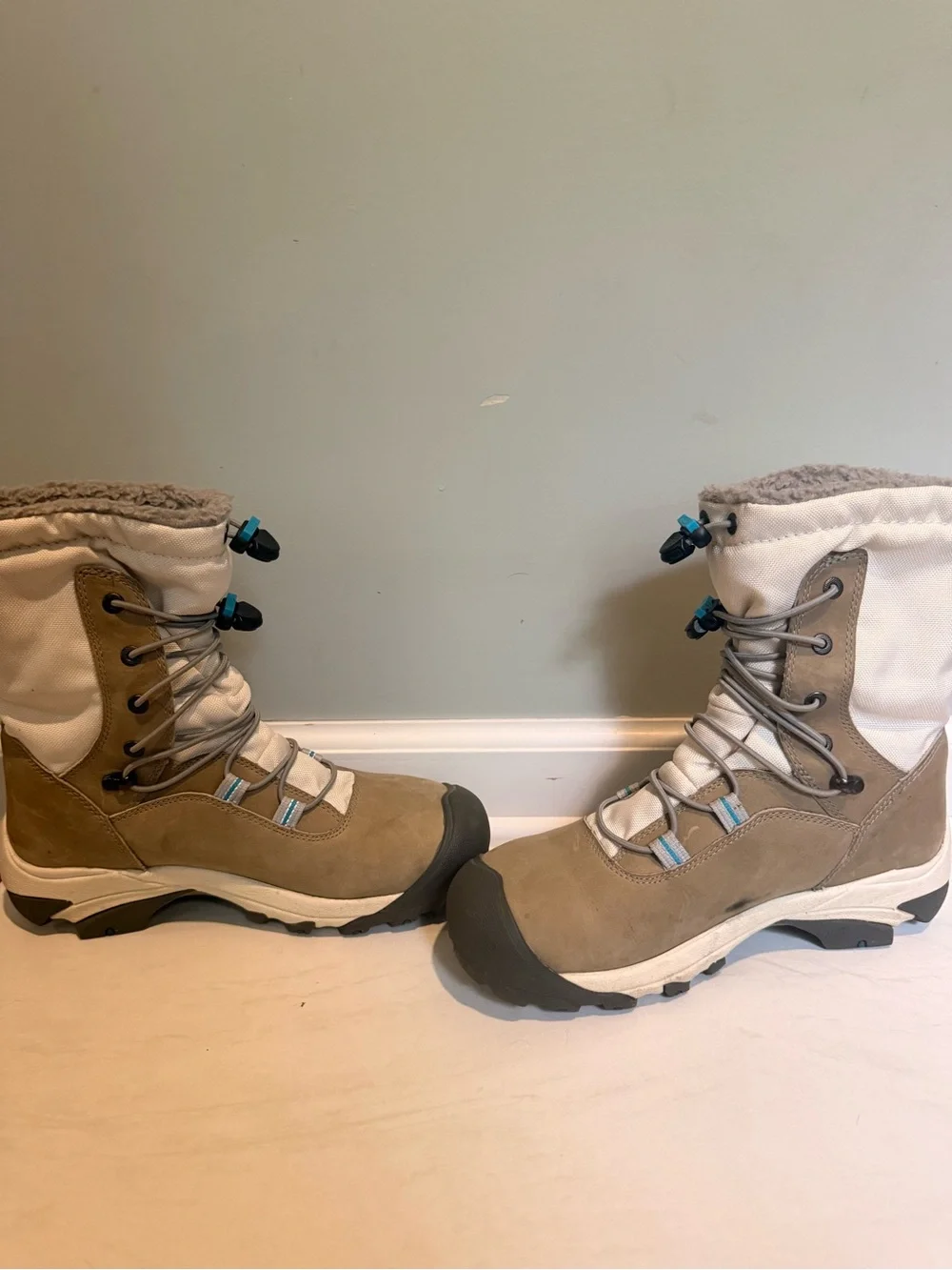 Keen Women's Wilma Lace Tan and White Insulated Winter Boots